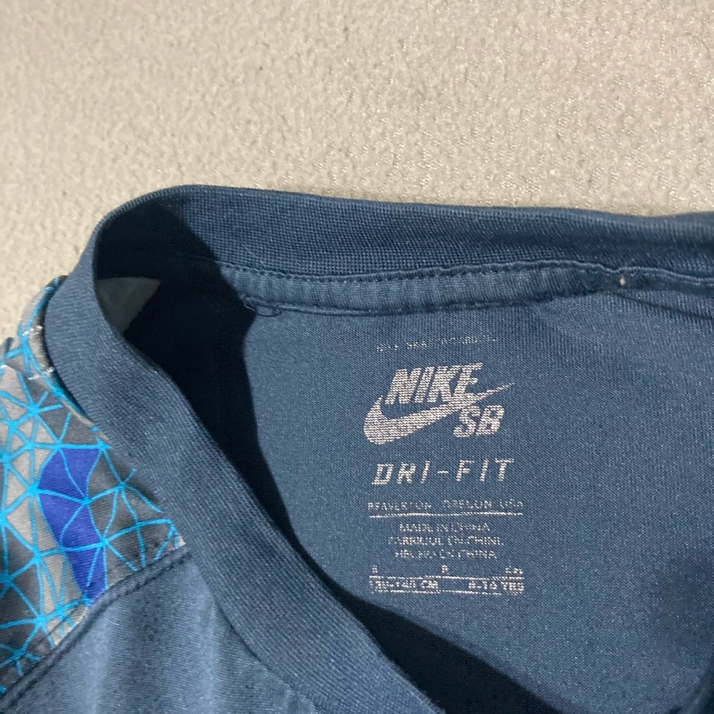 Nike SB long sleeve Sm